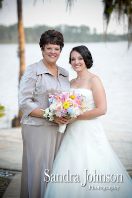 Best Lakeside wedding at Paradise Cove in Orlando, Florida - Wedding photographer - Sandra Johnson (SJFoto.com)